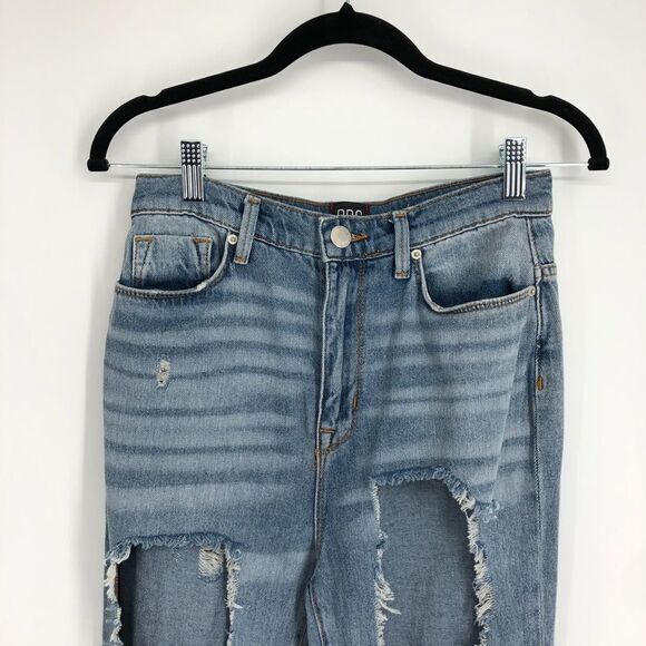 BDG Urban Outfitters Mom High-Rise Destroyed Jeans Size Womens 26 - Picture 4 of 10